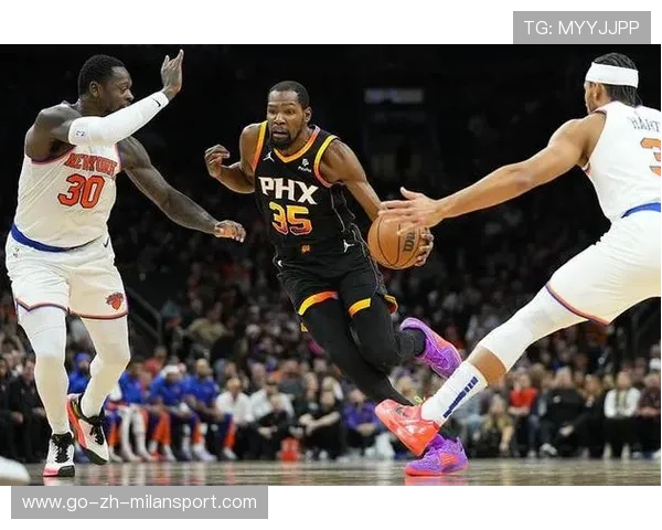 太阳外线火力全开，布克三分球引爆全场